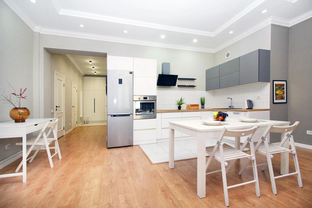 Perfect Spacious Apartment 356 Almatı Dış mekan fotoğraf